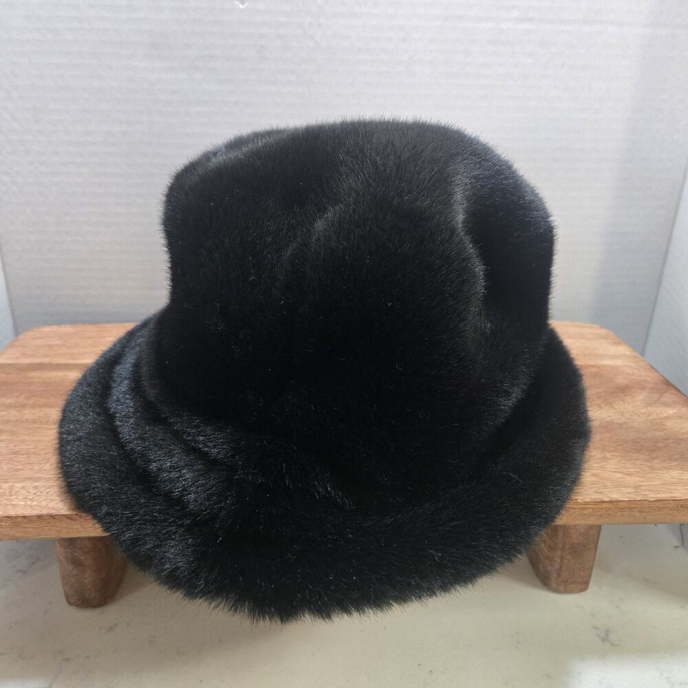 Badgley Mischka Faux Fur Bucket Hat Reversible Leopard Black Womens Winter